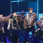 <b>무대</b>위를 즐기는것같은 <b>아이돌</b> top5