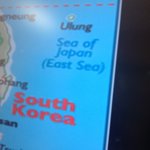 '<b>sea</b> of japan' 이라는 잘못된 지도를보아라