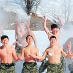 대한민국 <b>특전</b>사는 현재 치열한 전투중