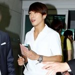 훈남 포스, <b>셔츠</b>가 잘 어울리는 남자 아이돌