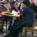 커피숍에서 <b>리코</b>더부는 사람도 있네요.