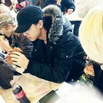 (((인천공항에서 폭풍흡입중인 틴탑)))