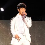 <b>올</b> 화이트 패션의 남자 아이돌들