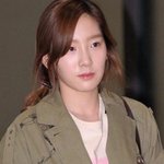 피곤한 듯 지친<b>표정</b>의 아이돌