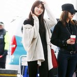 대충 입었는데 혼자 빤짝거리는 수지 직찍