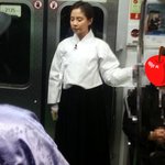 송지효 지하철 직찍