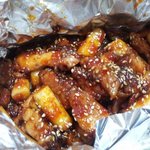 불로만 치킨을 시켰는데 떡이나와