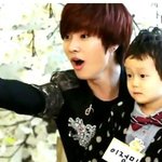 헬로베이비 아기<b>정민</b> 어른<b>정민</b> 다정한 모습