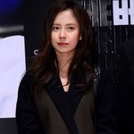 화장기 없는 얼굴로 <b>시사회</b> 온 송지효