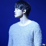 만주벌판 돋는 서인국 <b>어깨</b>