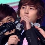 마이크 <b>몰이</b>, 셔틀하는 귀여운 아이돌