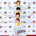 엠블랙에게 카메라만 들이대면....