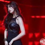 <b>도발</b>적인 눈빛을 소유한 아이돌