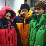 패딩계의 <b>신호등</b> 남매 대결
