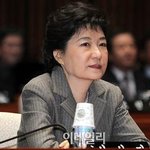 박정희식 개발독재는 복지 없는 성장이었다.