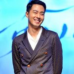 코디랑 <b>한판</b> 한 것 같은 조인성 오늘 코디.. 또르르..