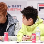 솔직히 <b>양요섭</b>이 귀엽게 생긴거지 다정한거잖아 ㅇㅇ
