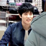<b>이종현</b>이 자켓사진보고 나 못생기게 나왔다고 화냈다고함