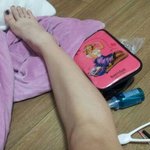 사진0)))마스카라로 다리털마스카라하기