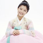 새 <b>한복</b> 입은 김유정