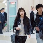 피곤해 보이는 아이유 공항 <b>직찍</b>