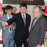 <b>kt</b> 이석채 회장, 와이파이 가장 잘 터지는 구장은?