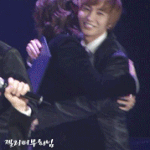 <b>민호</b>랑 특이랑 허그짤.