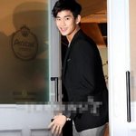 표정이 역동적이라서 계속 보게 되는 김수현 최근 사진ㅋㅋ