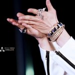 <b>경수</b>손봐;;