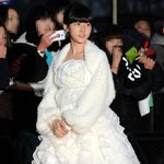 다리가 너무 말라서 스타킹 남아 보이는 김새론