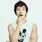 양반김은 왜 <b>딴</b>나라에서 <b>팬</b>미팅해?