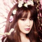 화장 옅게 하고 화보 찍은 박봄!