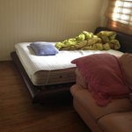 출산준비로 대청소! <b>침대밑</b> 후덜덜하네요ㅜ0ㅜ