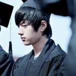 엘 <b>졸업식</b> 현장... 눈부셔...