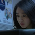 죄짓고는 못살아 훔쳐보다 딱 걸려 놀란 수애