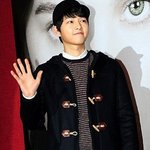 초딩 패션으로 쫙 빼입은 송중기ㅋㅋㅋ 짱귀염ㅋㅋㅋ