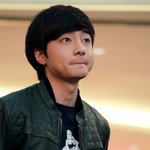 로이킴 <b>한층</b> 귀염 돋보이는 따귀 소년 머리ㅎㅎ