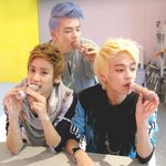<b>팬픽</b>올리긴좀그렇고