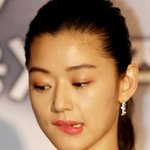 <b>화난</b> 표정 짓고있는 연예인들