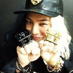 아이돌만 소화하는 <b>독특</b> 아이템