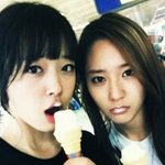 님들 눈엔 크리스탈이 예뻐요 <b>설리</b>가 예뻐요?