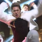 음악방송에서 <b>벌칙</b>수행하는 아이돌.ipg