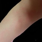 살려주세요. 엄마가 빌려간 돈 갚을려다가 맞았어요.