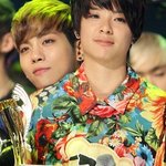 아무리 붙어 있어도 화가 안 나는 <b>엠버</b>랑 종현이ㅎㅎ