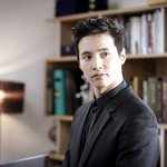 발톱만이라도 따라왔음 좋겠다. [동양생명 <b>소셜</b>무비 에서 원빈은 천사다....
