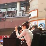 김힘찬 꼭지보이는 <b>와이</b>셔츠입었댘