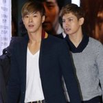 잔뜩 <b>긴장</b>한 모습의 아이돌
