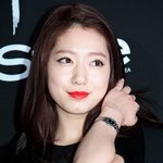 붉은 립스틱 <b>소화</b>하는 연예인