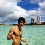 이러다 벗겨지는 거 아닌지 걱정되는 송승헌 몸매 자랑