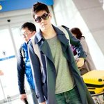 국민남편 이상윤 직찍! <b>무장</b>해제 꽃미소 공항패션 올킬!!